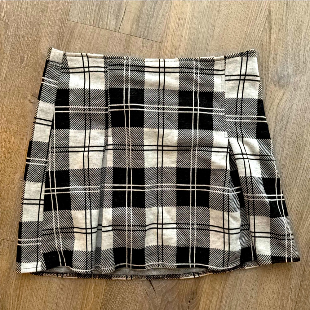 Plaid mini skirt